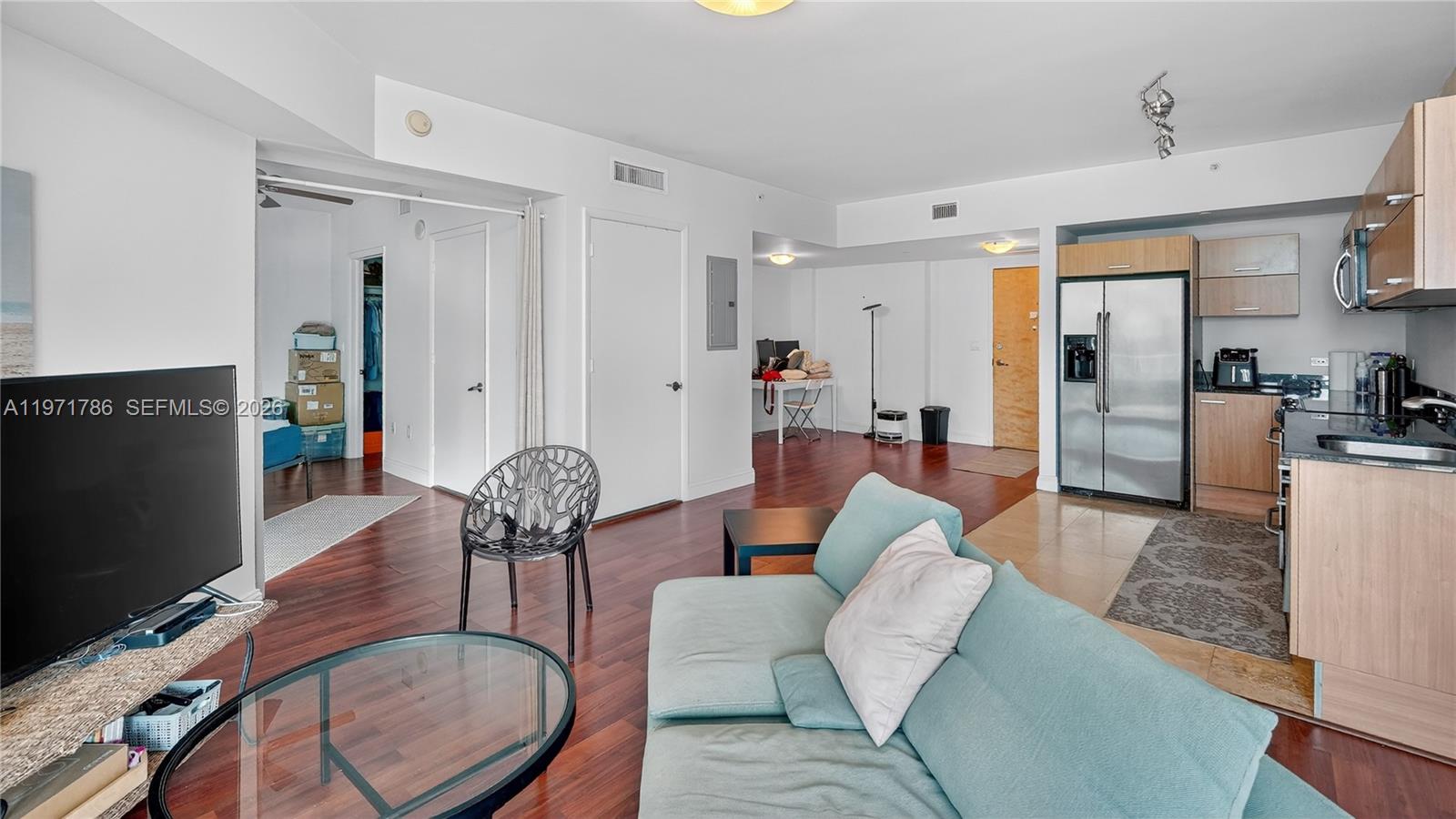 WIND CONDO - Residential