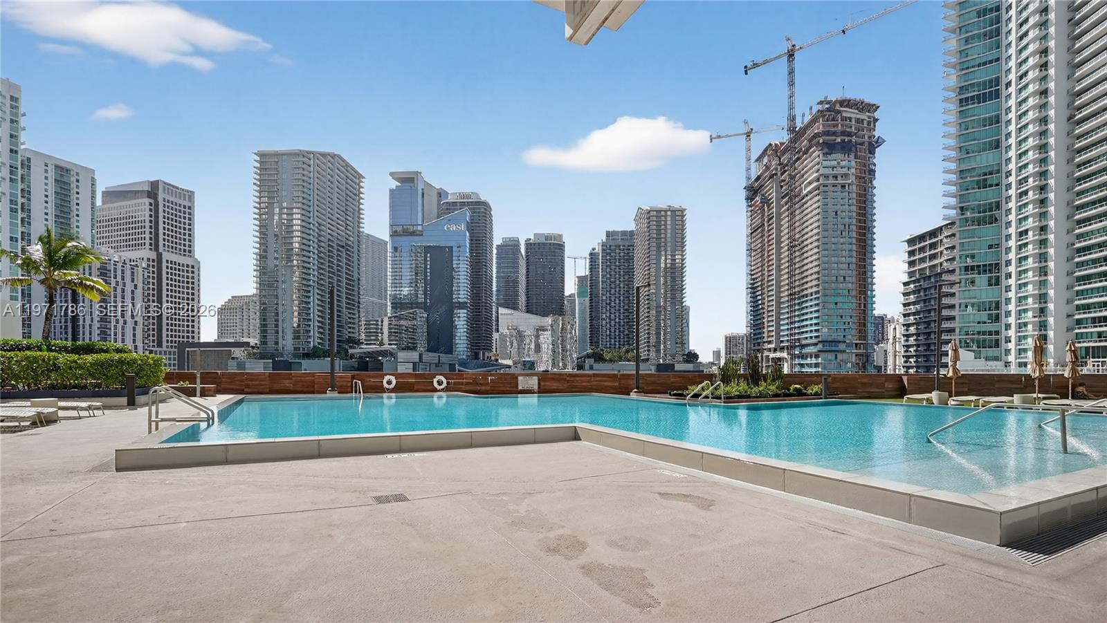 WIND CONDO - Residential