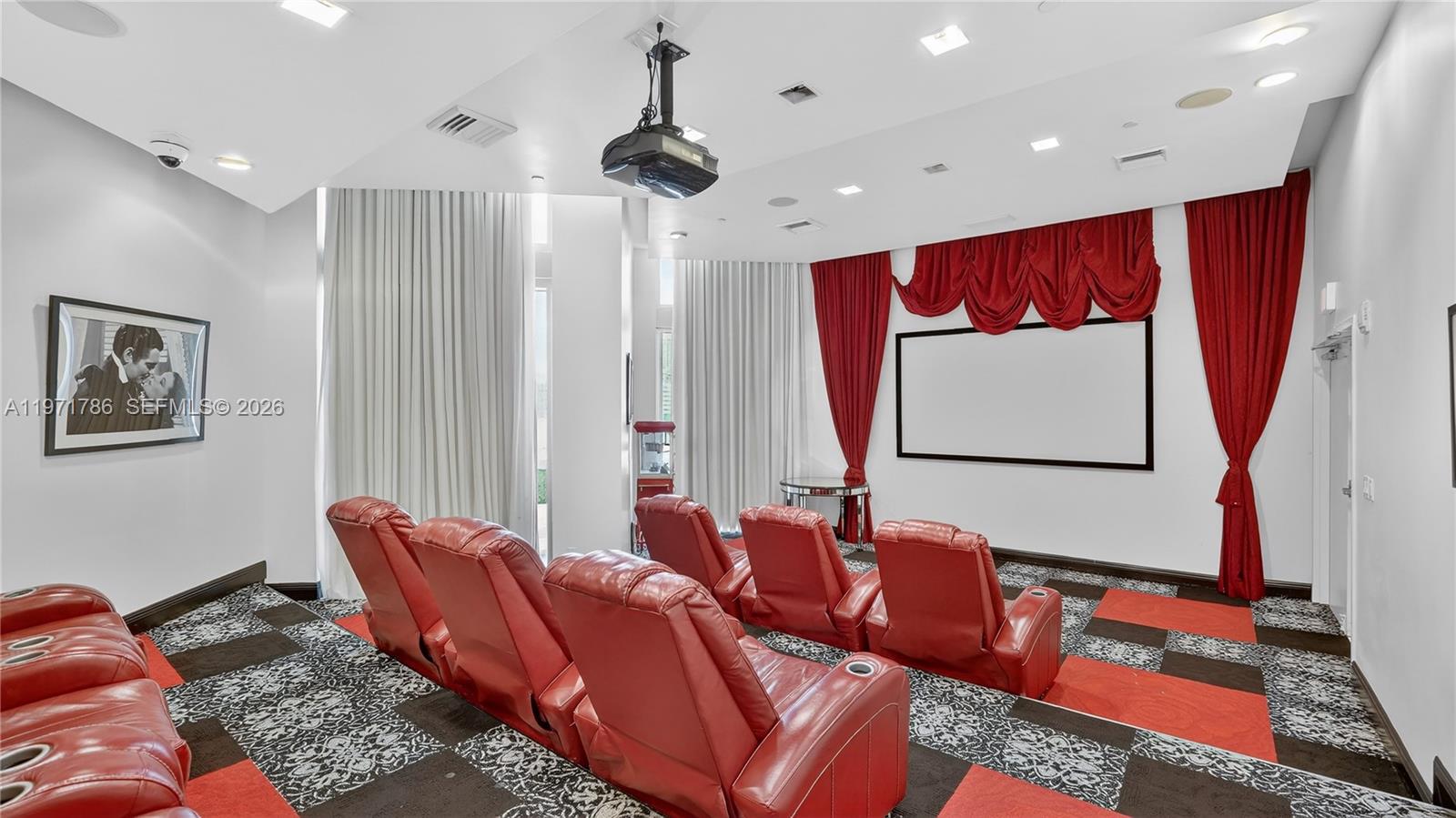 WIND CONDO - Residential