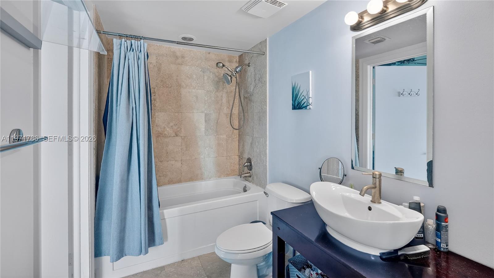 WIND CONDO - Residential