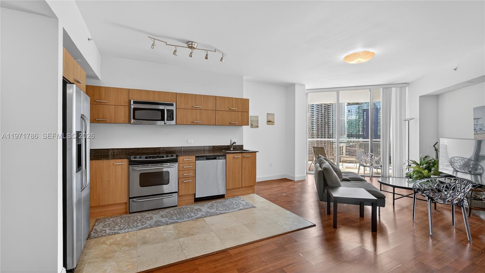 WIND CONDO - Residential