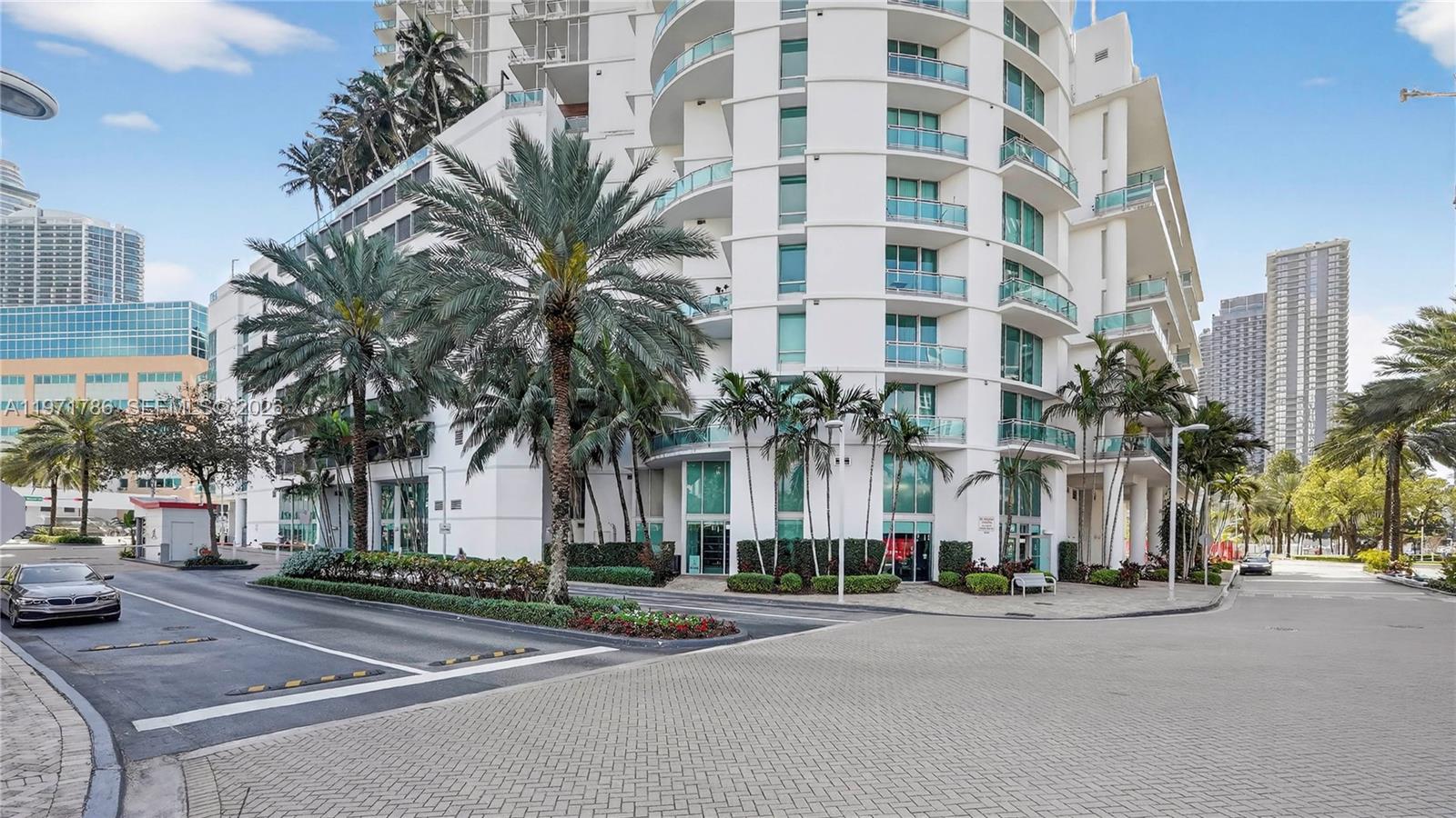 WIND CONDO - Residential