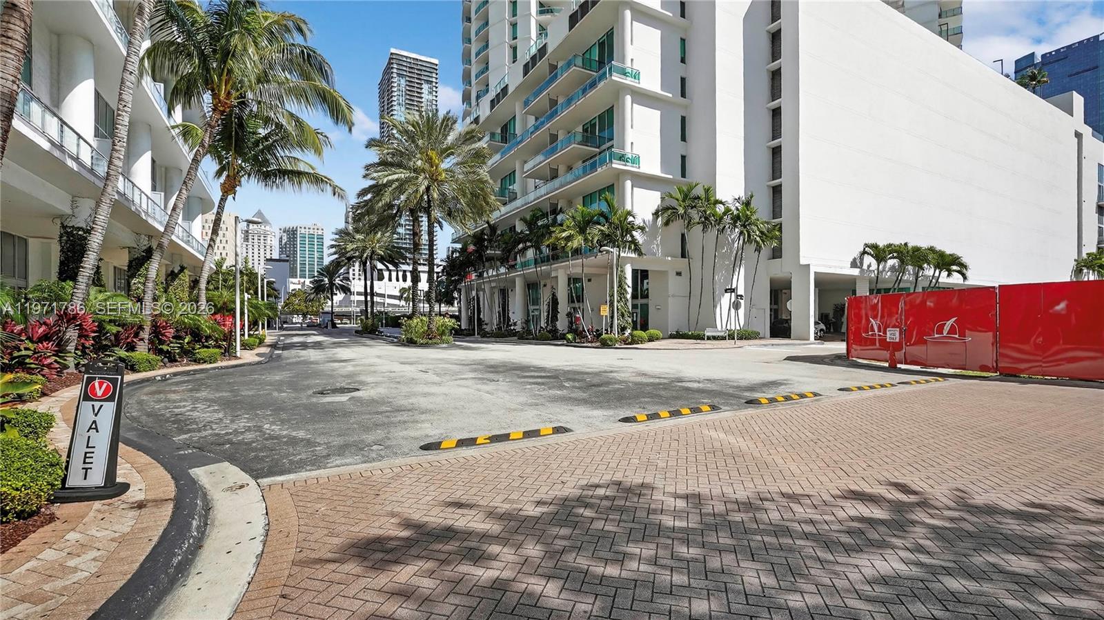 WIND CONDO - Residential