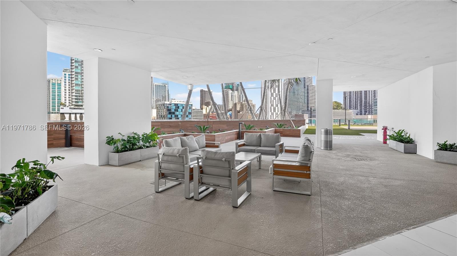 WIND CONDO - Residential