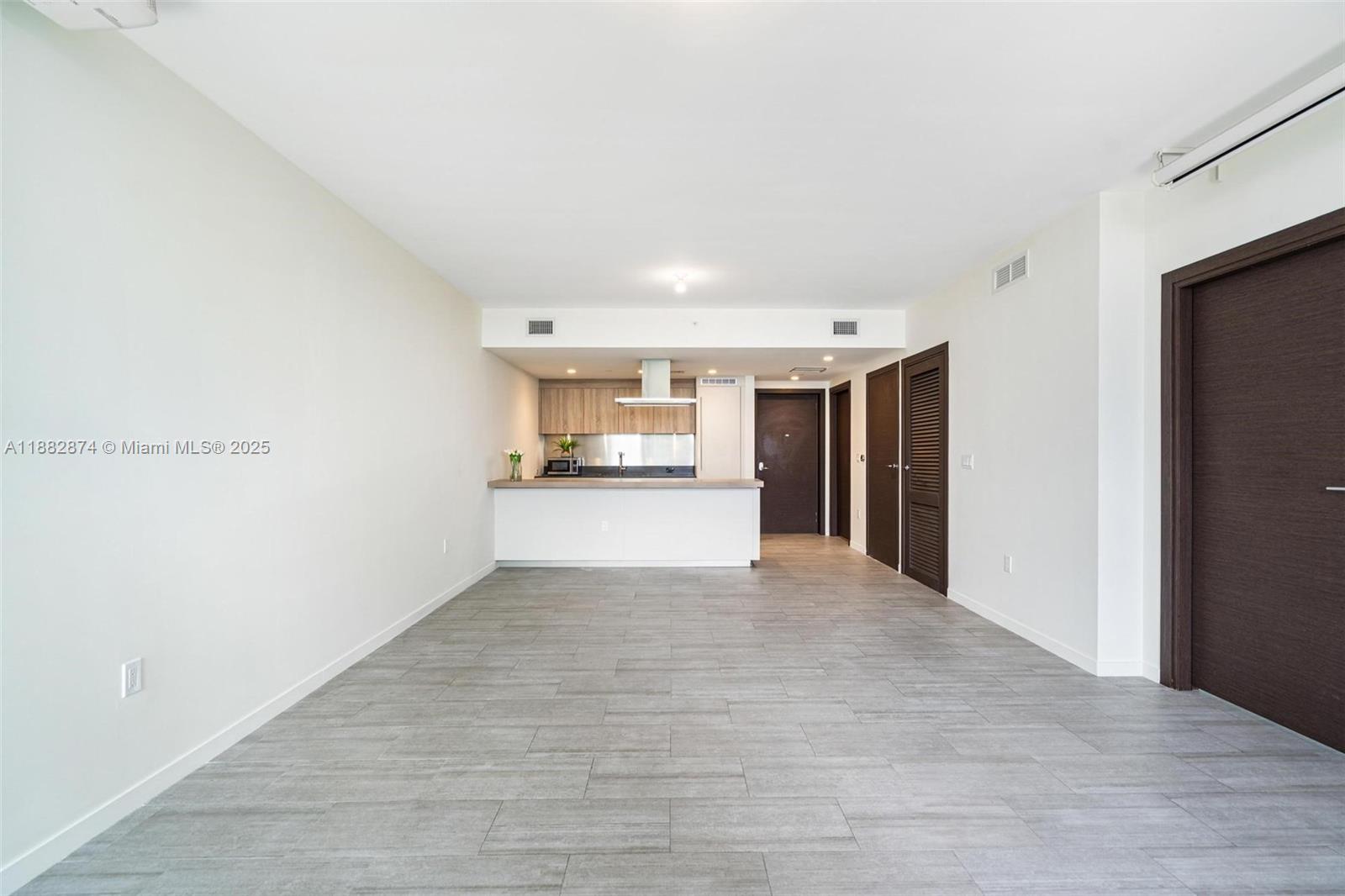1000 Brickell Plz 3811