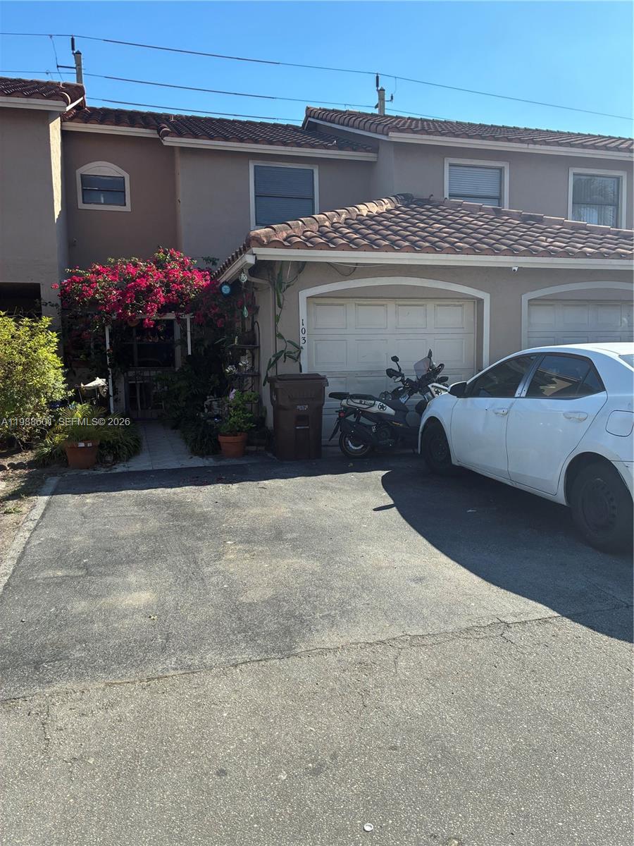 LAGO GRANDE CONDO SIX-B - Residential