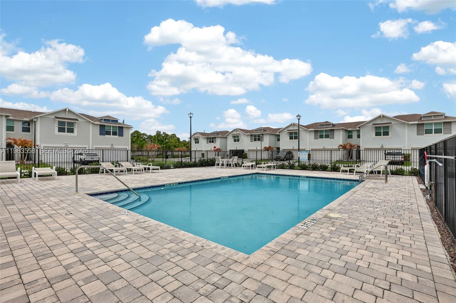 WILLOUGHBY TOWNHOMES PUD - Residential