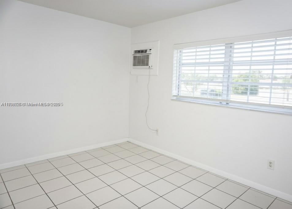 SANTONA CONDO - Residential