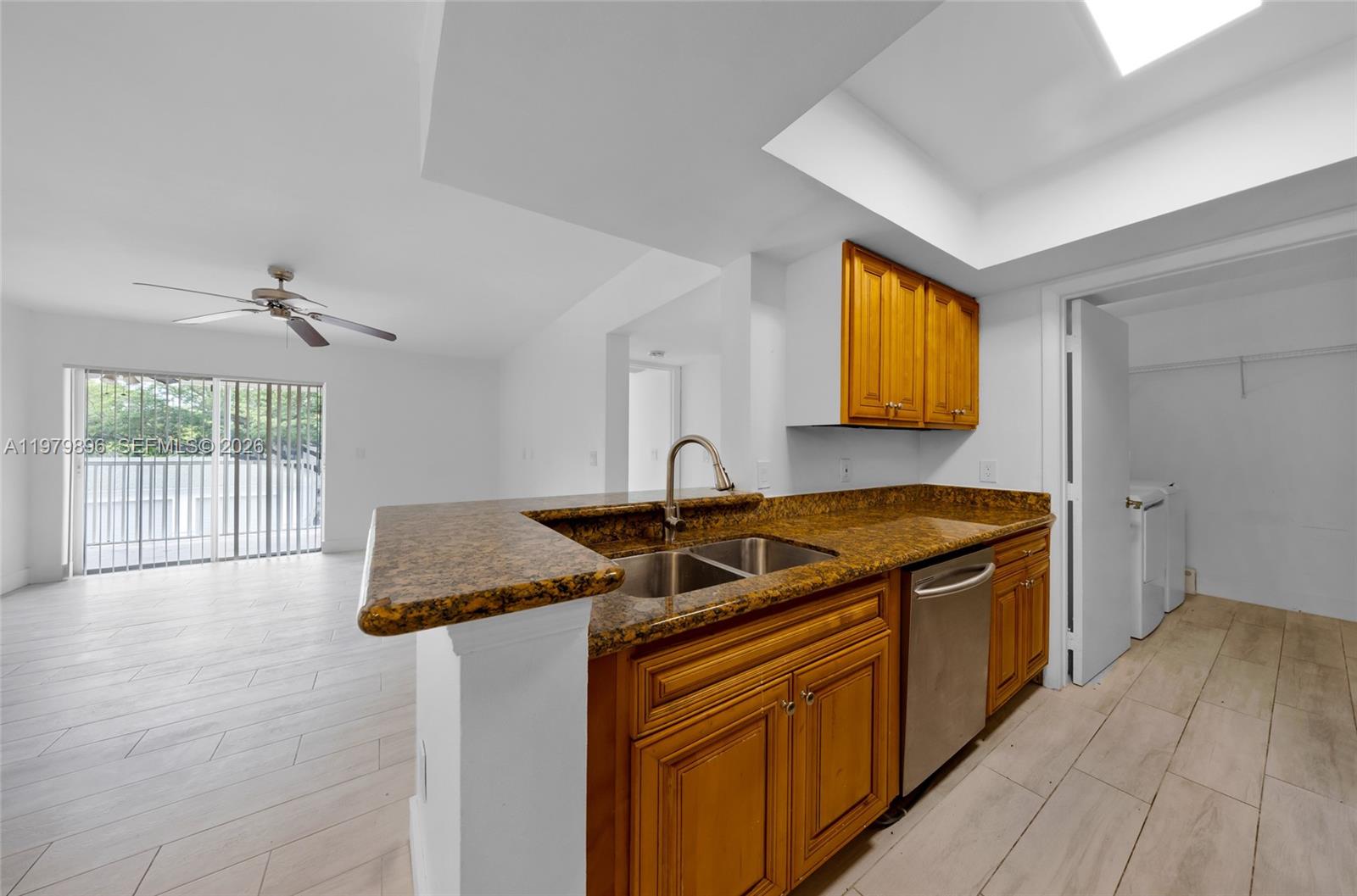 5760 Rock Island Rd 321