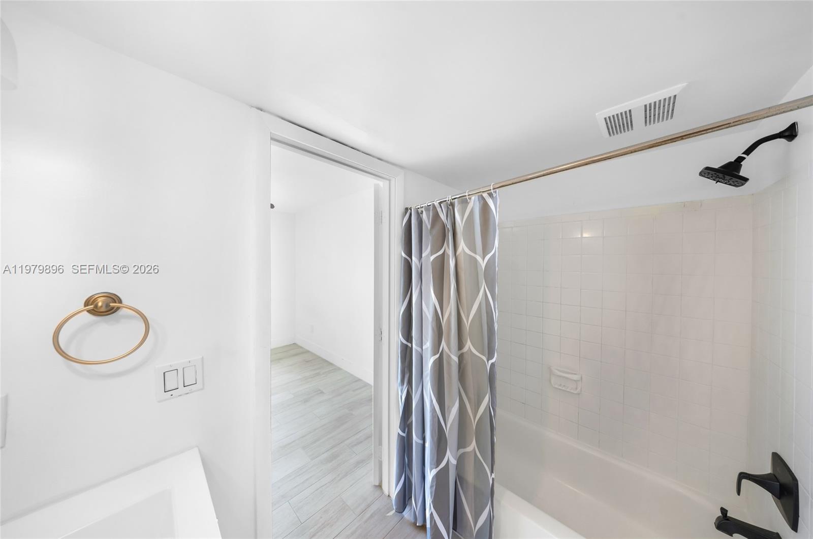 SUN VISTA GARDENS CONDO - Residential Lease