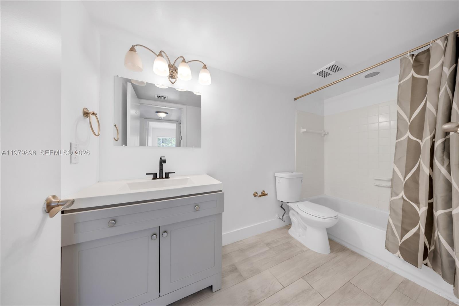 SUN VISTA GARDENS CONDO - Residential Lease