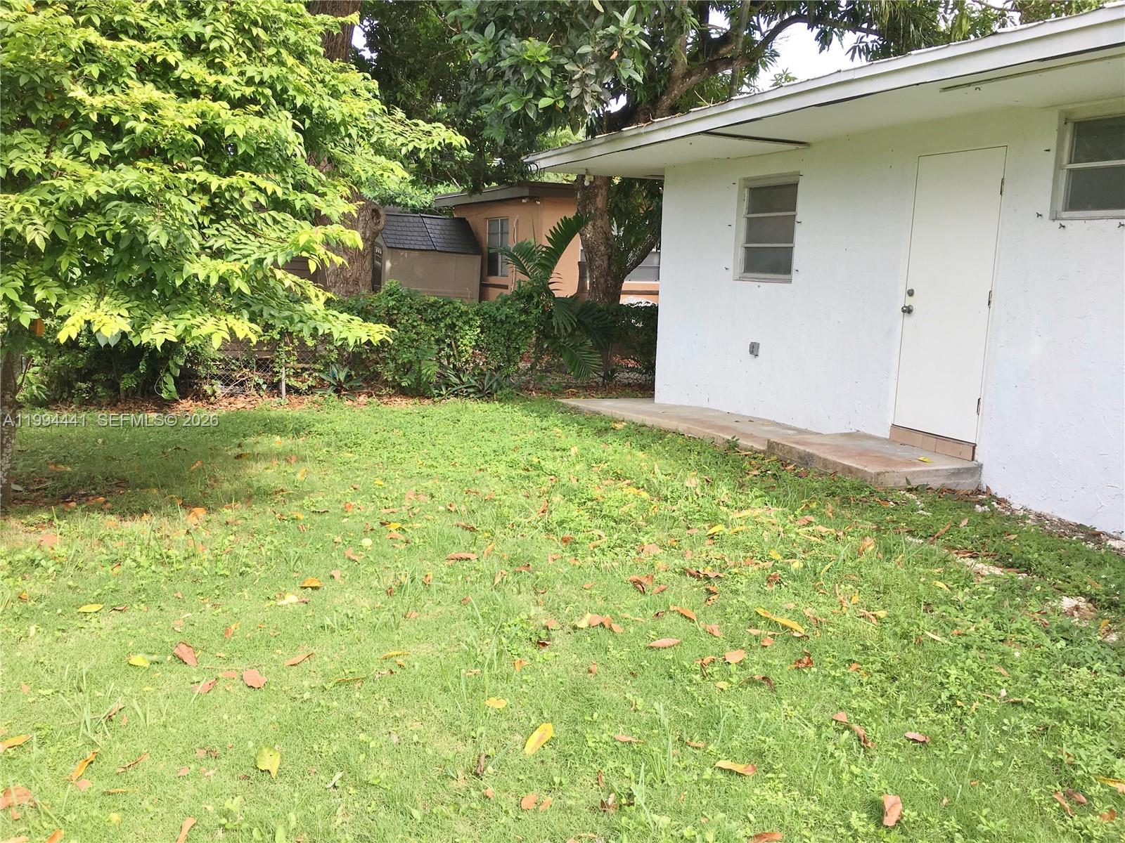 UNIVERSITY MNR - Residential Lease