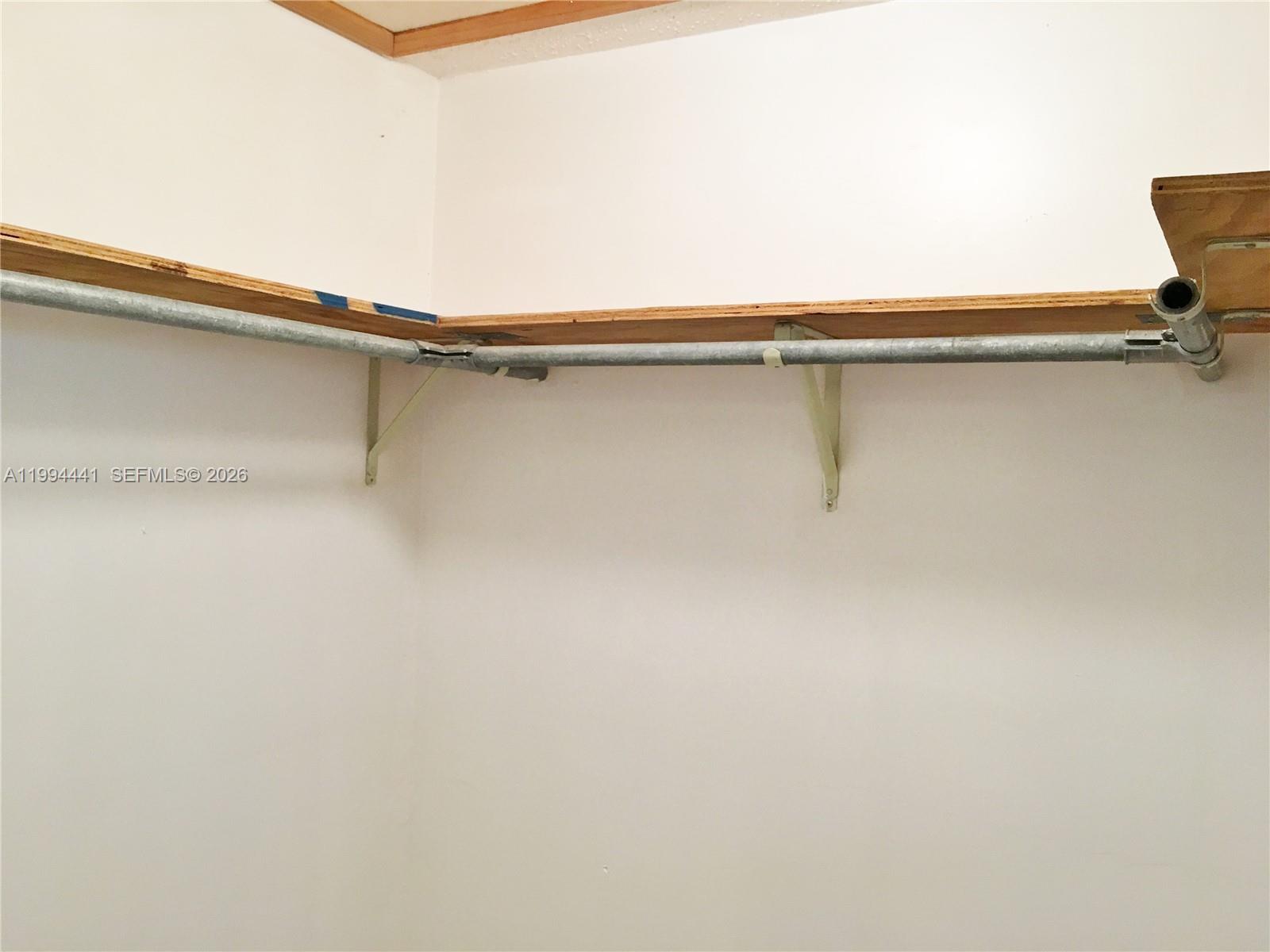 UNIVERSITY MNR - Residential Lease