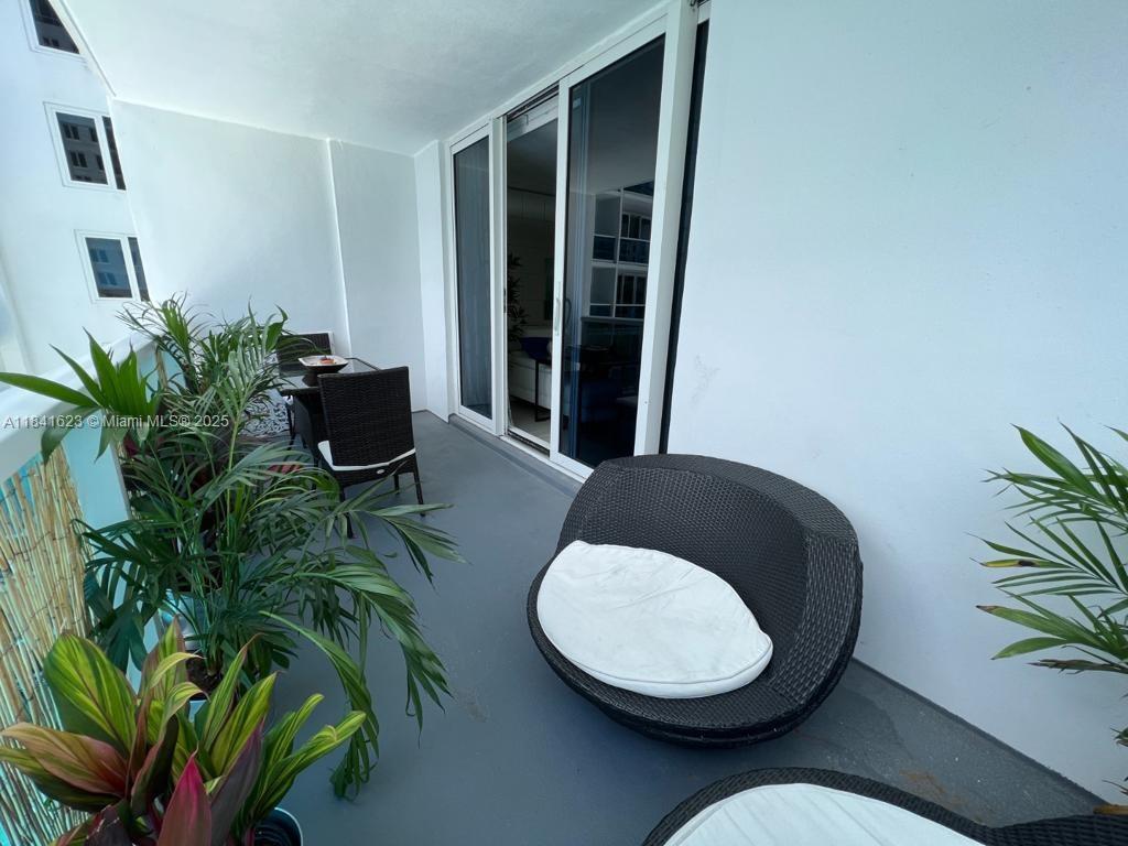 RONEY PALACE CONDO - Residential Lease