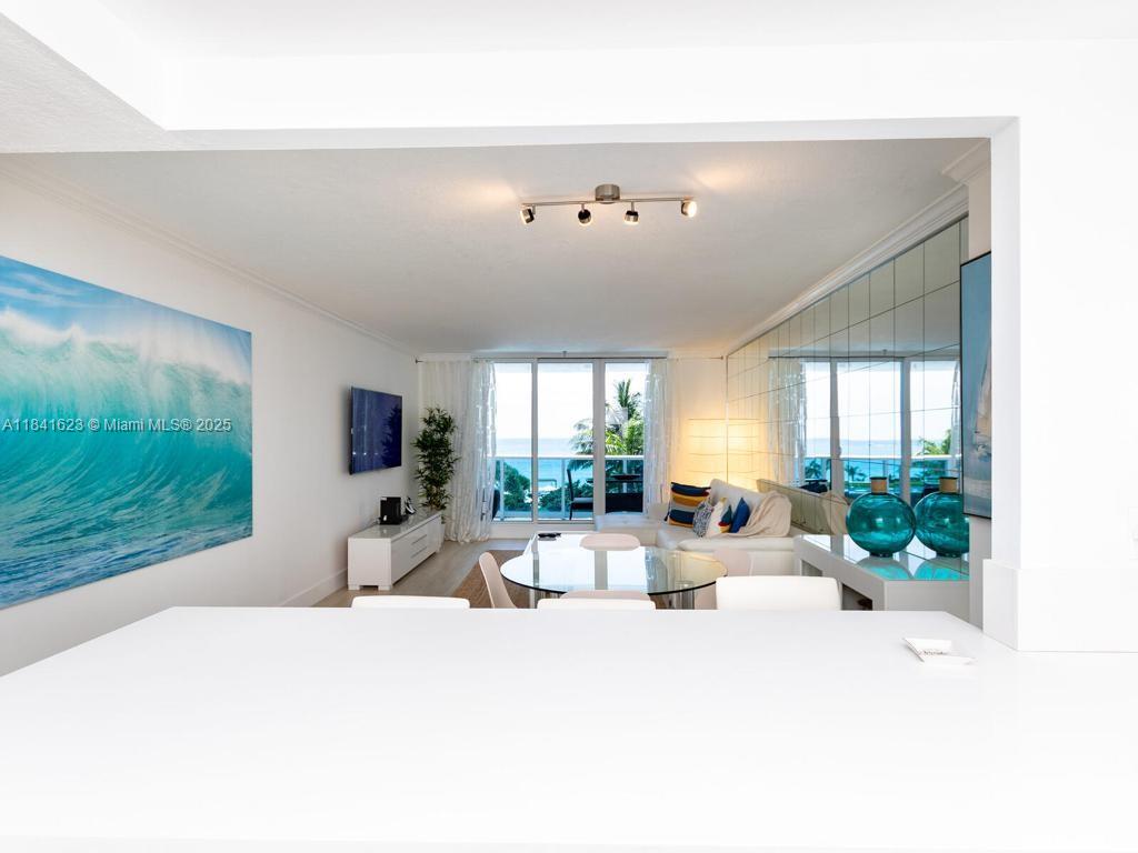 RONEY PALACE CONDO - Residential Lease