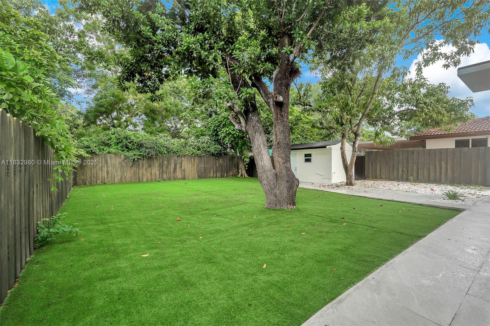 972 SW 44th Ave