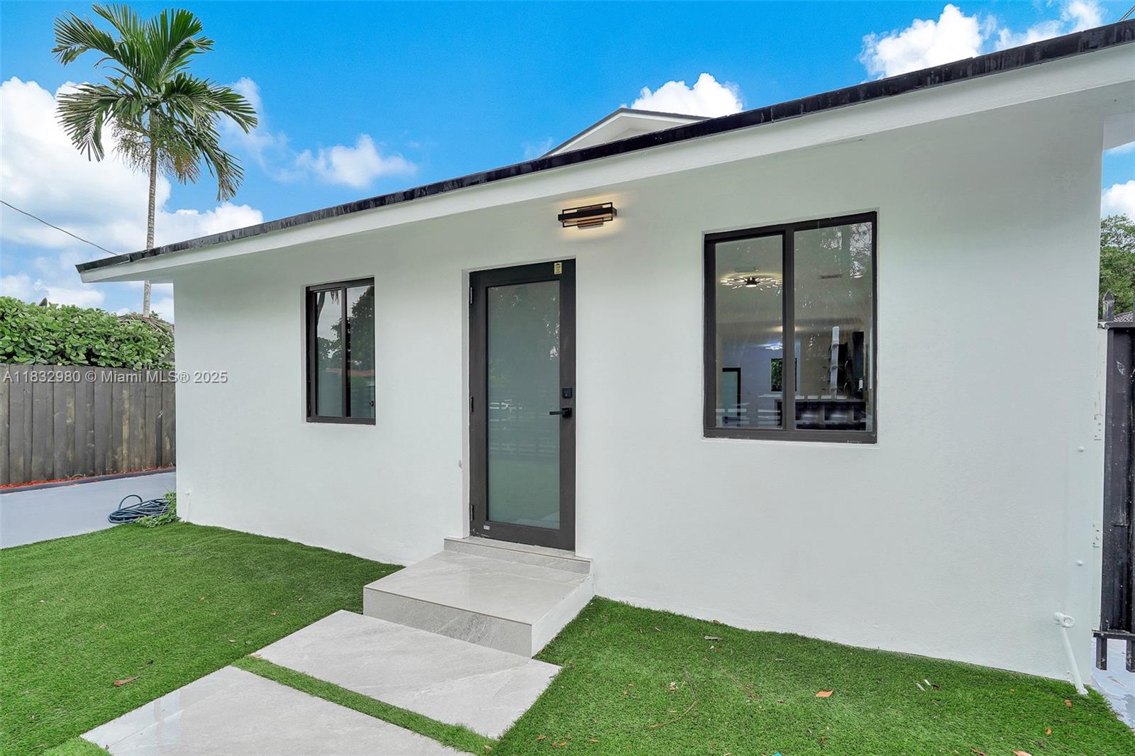 972 SW 44th Ave