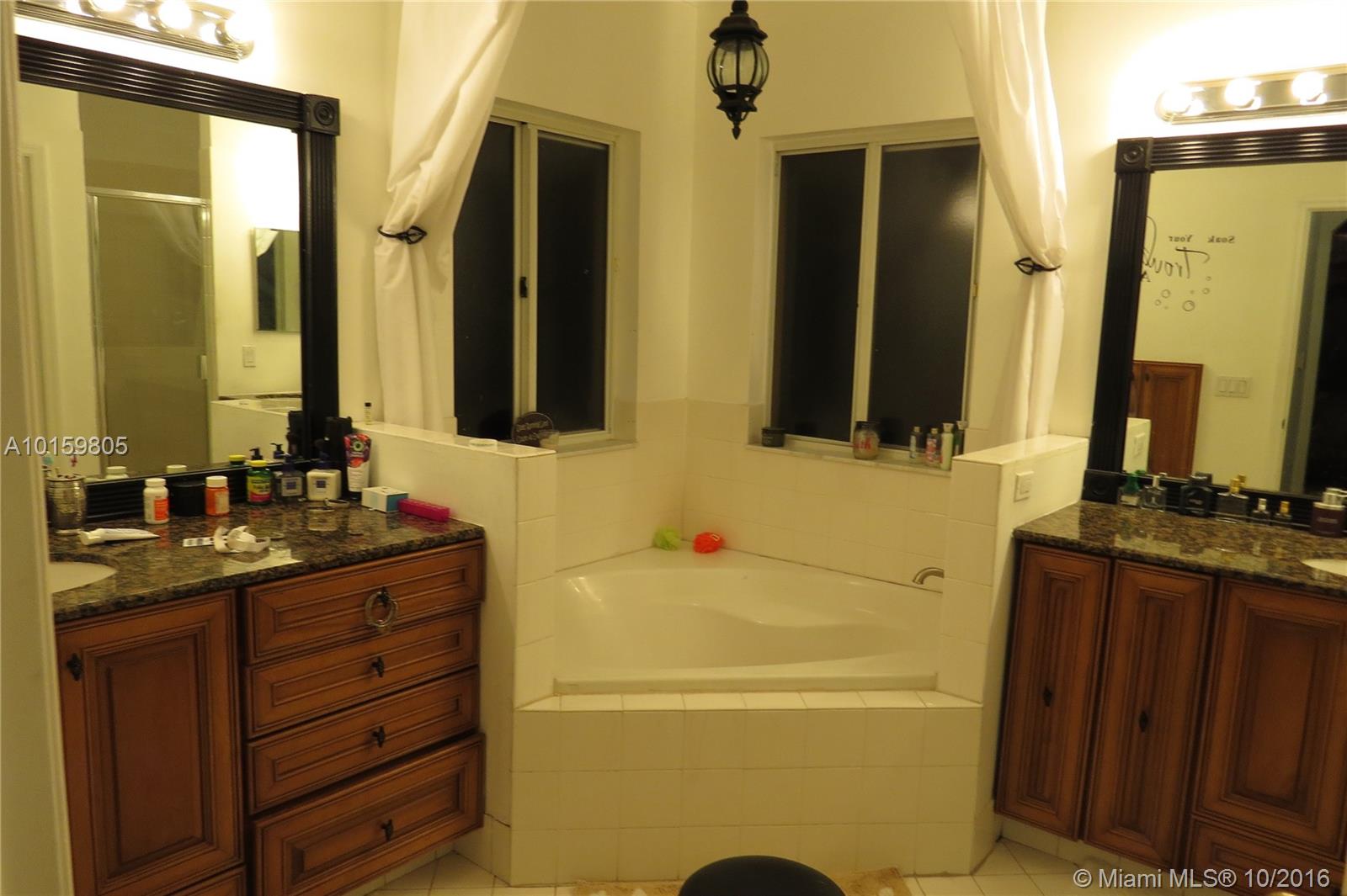 Floridian Bay Estates - Residential