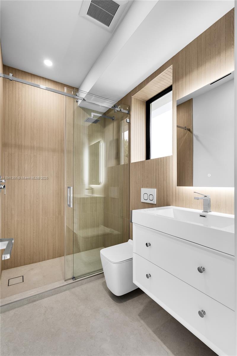 TROPICAL ISLE HOMES SUB 4 - Residential