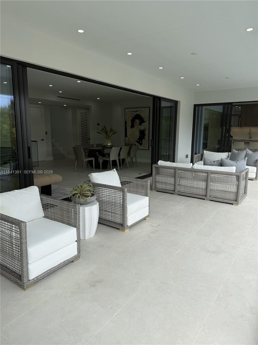 TROPICAL ISLE HOMES SUB 4 - Residential