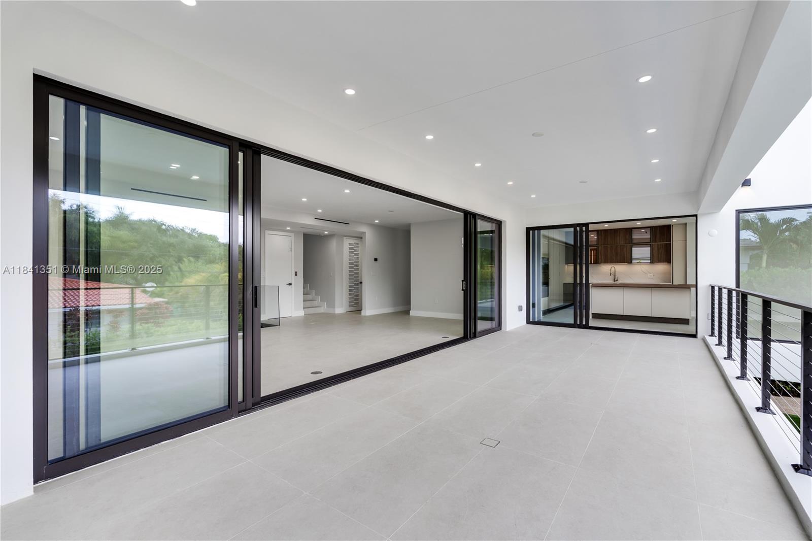 TROPICAL ISLE HOMES SUB 4 - Residential