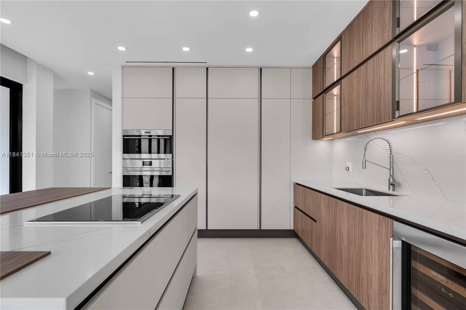 TROPICAL ISLE HOMES SUB 4 - Residential