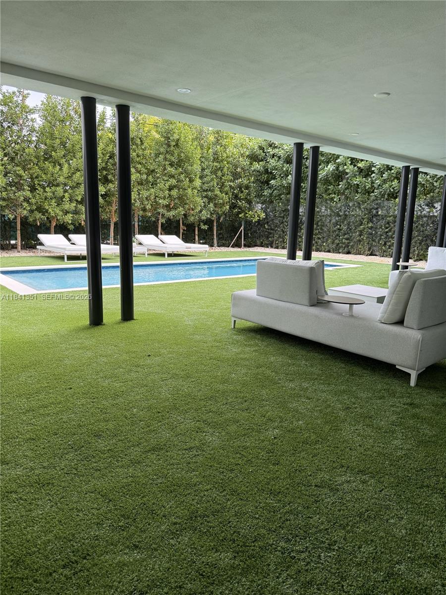 TROPICAL ISLE HOMES SUB 4 - Residential