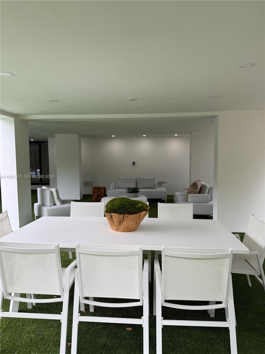 TROPICAL ISLE HOMES SUB 4 - Residential