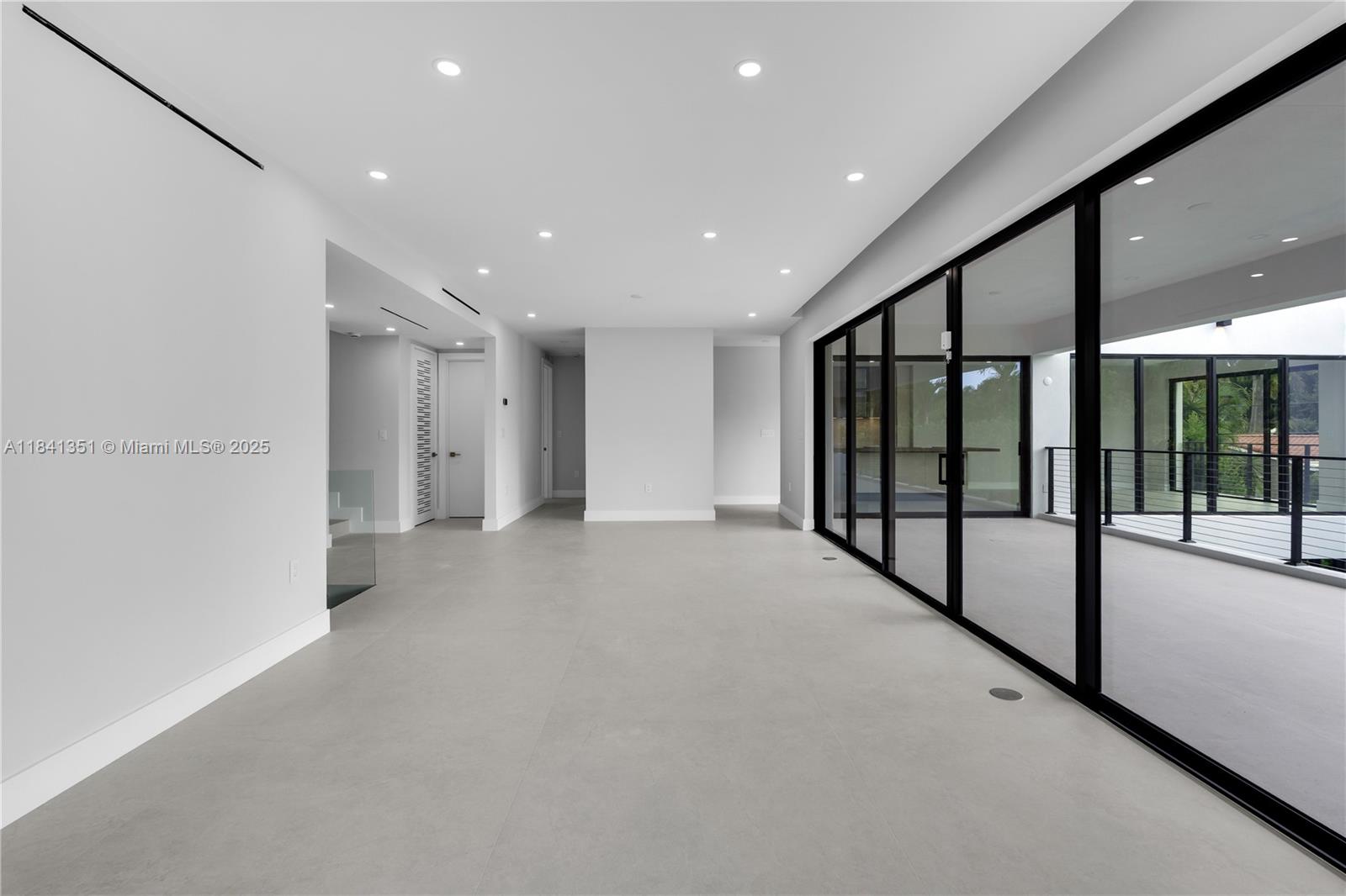 TROPICAL ISLE HOMES SUB 4 - Residential