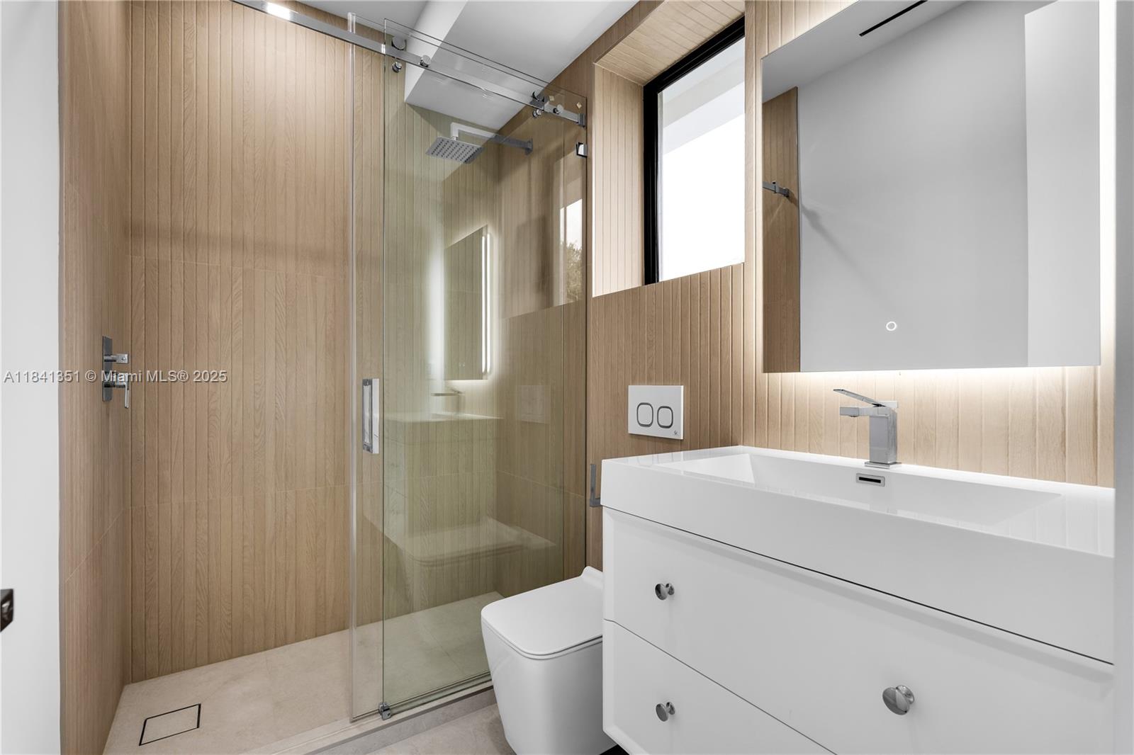 TROPICAL ISLE HOMES SUB 4 - Residential