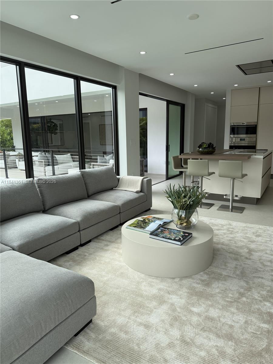 TROPICAL ISLE HOMES SUB 4 - Residential