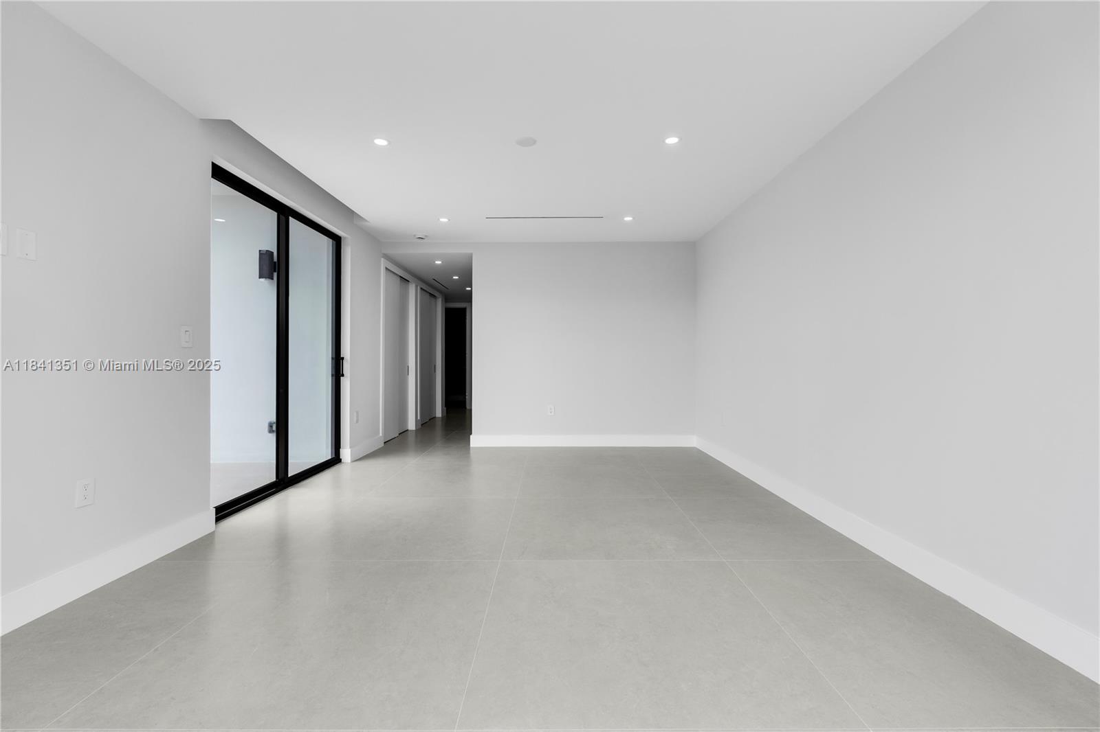 TROPICAL ISLE HOMES SUB 4 - Residential