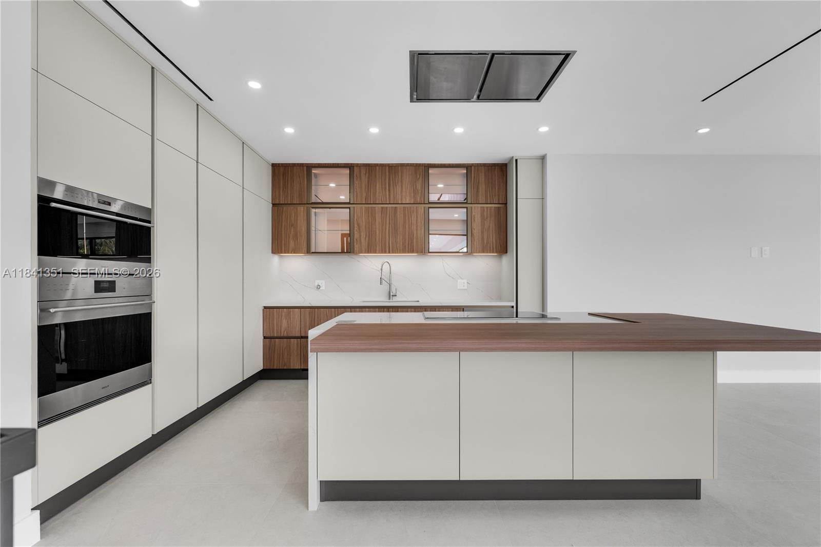 TROPICAL ISLE HOMES SUB 4 - Residential