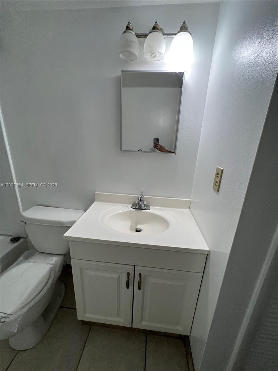 RAMBLEWOOD EAST CONDO - Residential