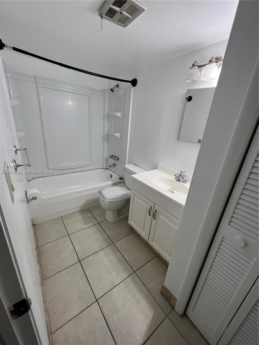 RAMBLEWOOD EAST CONDO - Residential