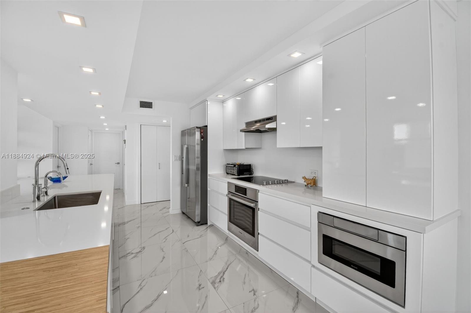 TOWERS OF OCEANVIEW SOUTH - Residential