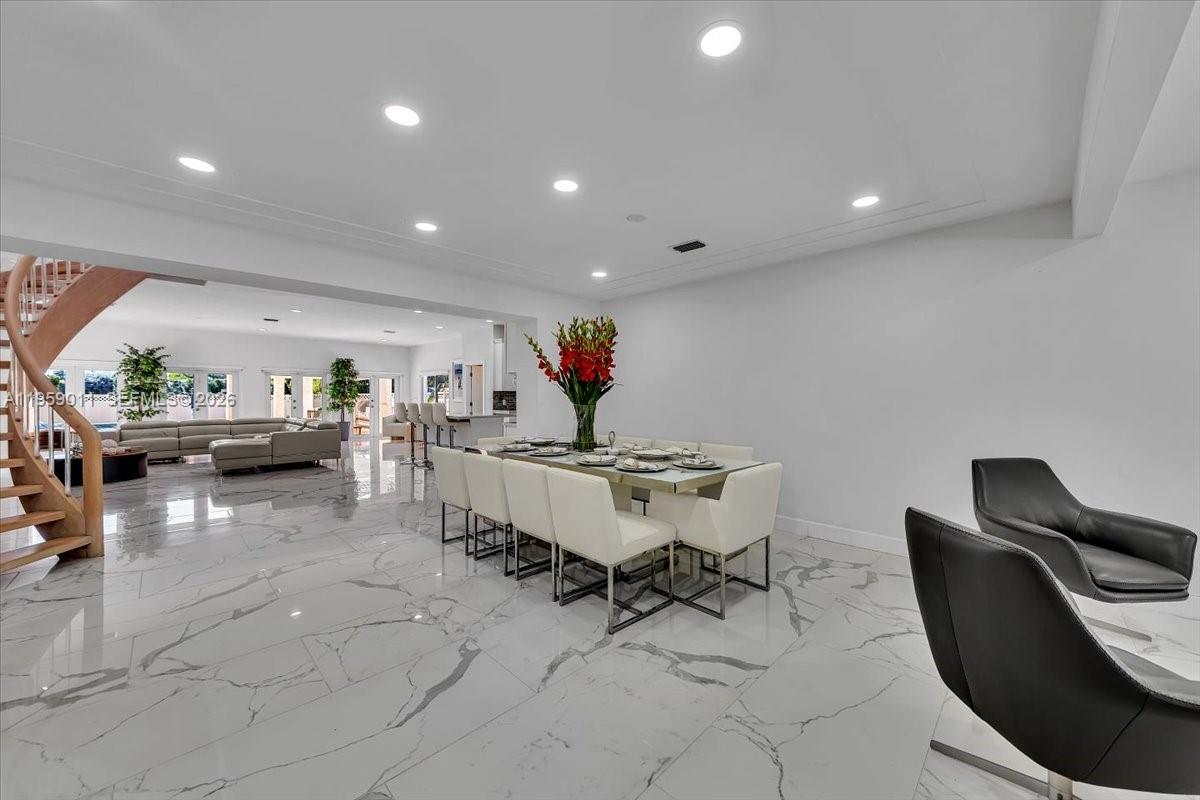 BISCAYNE POINT - Residential Lease