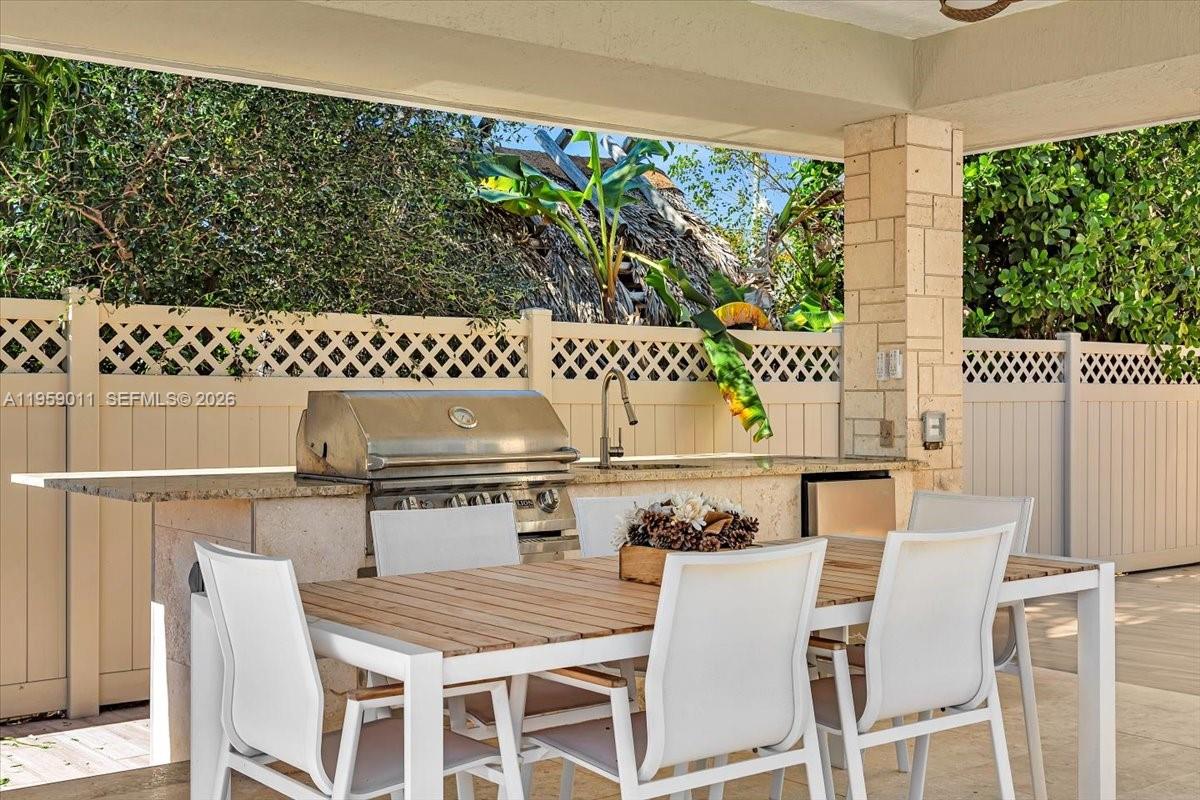 BISCAYNE POINT - Residential Lease