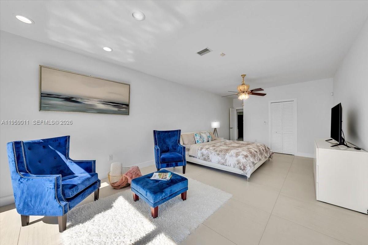 BISCAYNE POINT - Residential Lease