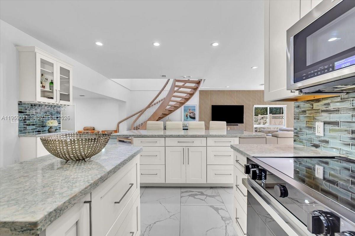 BISCAYNE POINT - Residential Lease