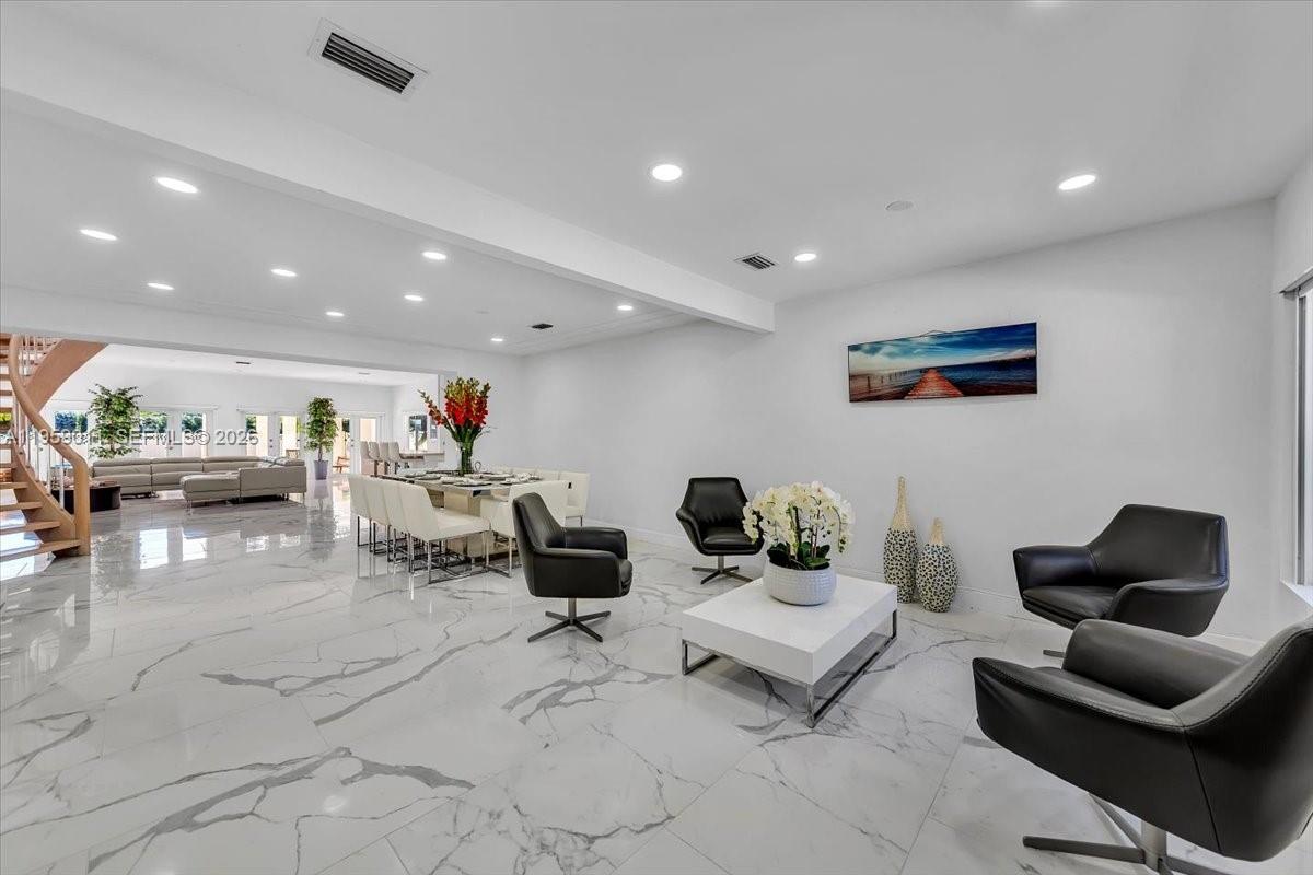 BISCAYNE POINT - Residential Lease