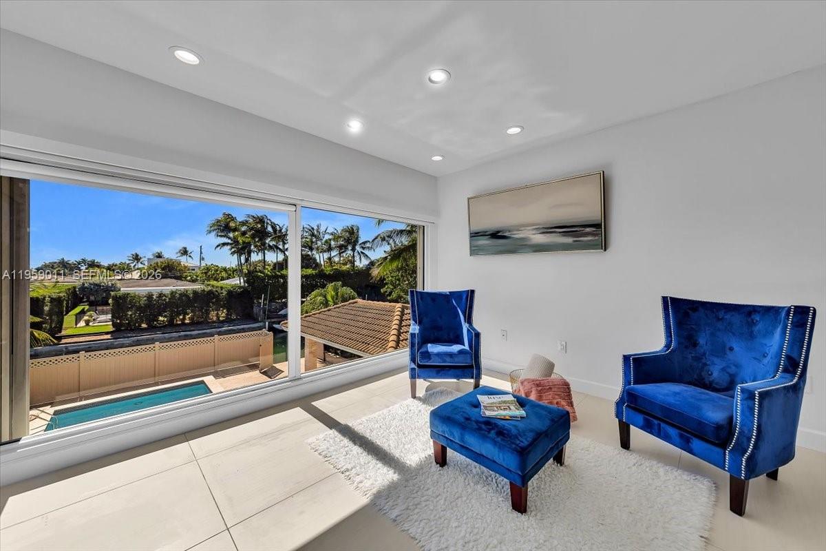 BISCAYNE POINT - Residential Lease