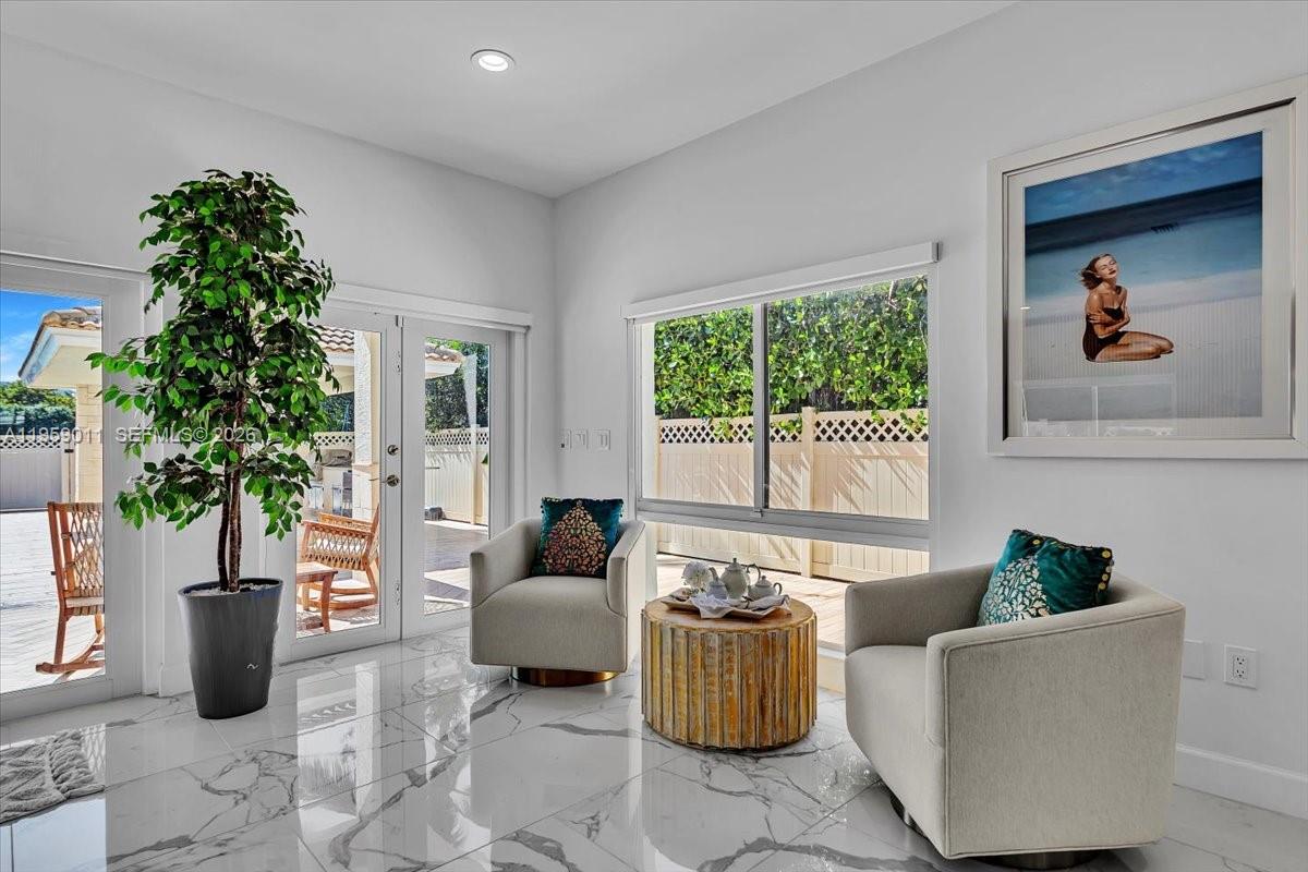 BISCAYNE POINT - Residential Lease