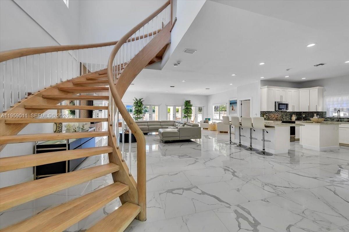 BISCAYNE POINT - Residential Lease