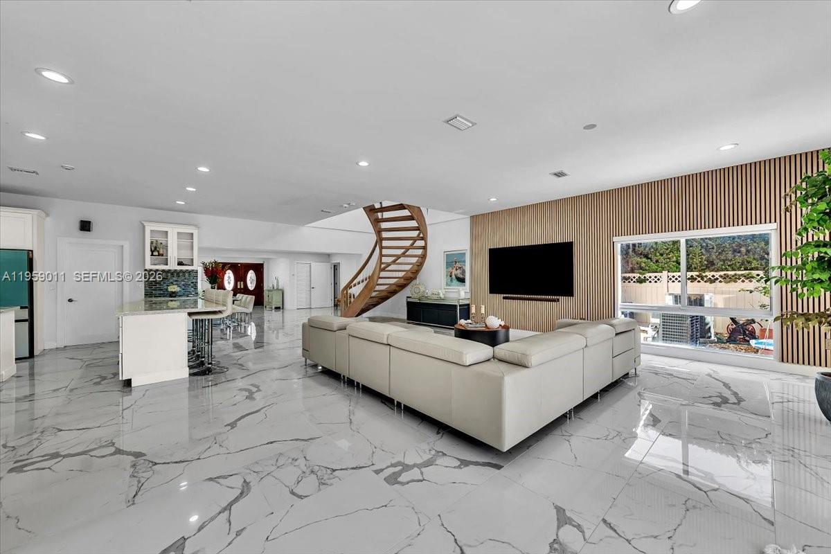 BISCAYNE POINT - Residential Lease