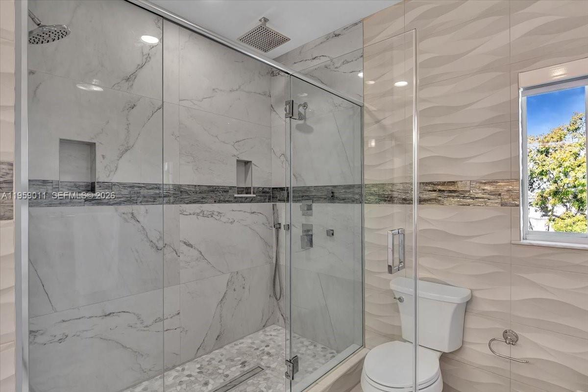 BISCAYNE POINT - Residential Lease