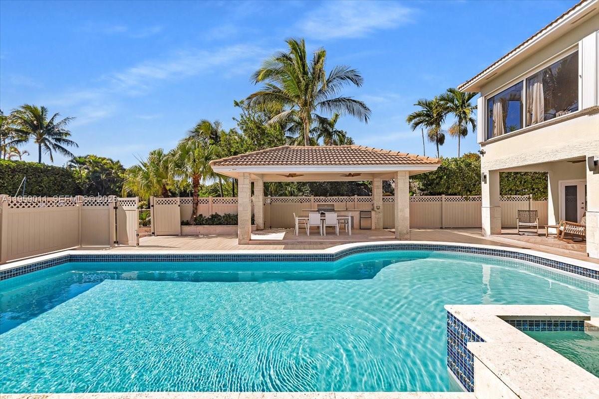 BISCAYNE POINT - Residential Lease