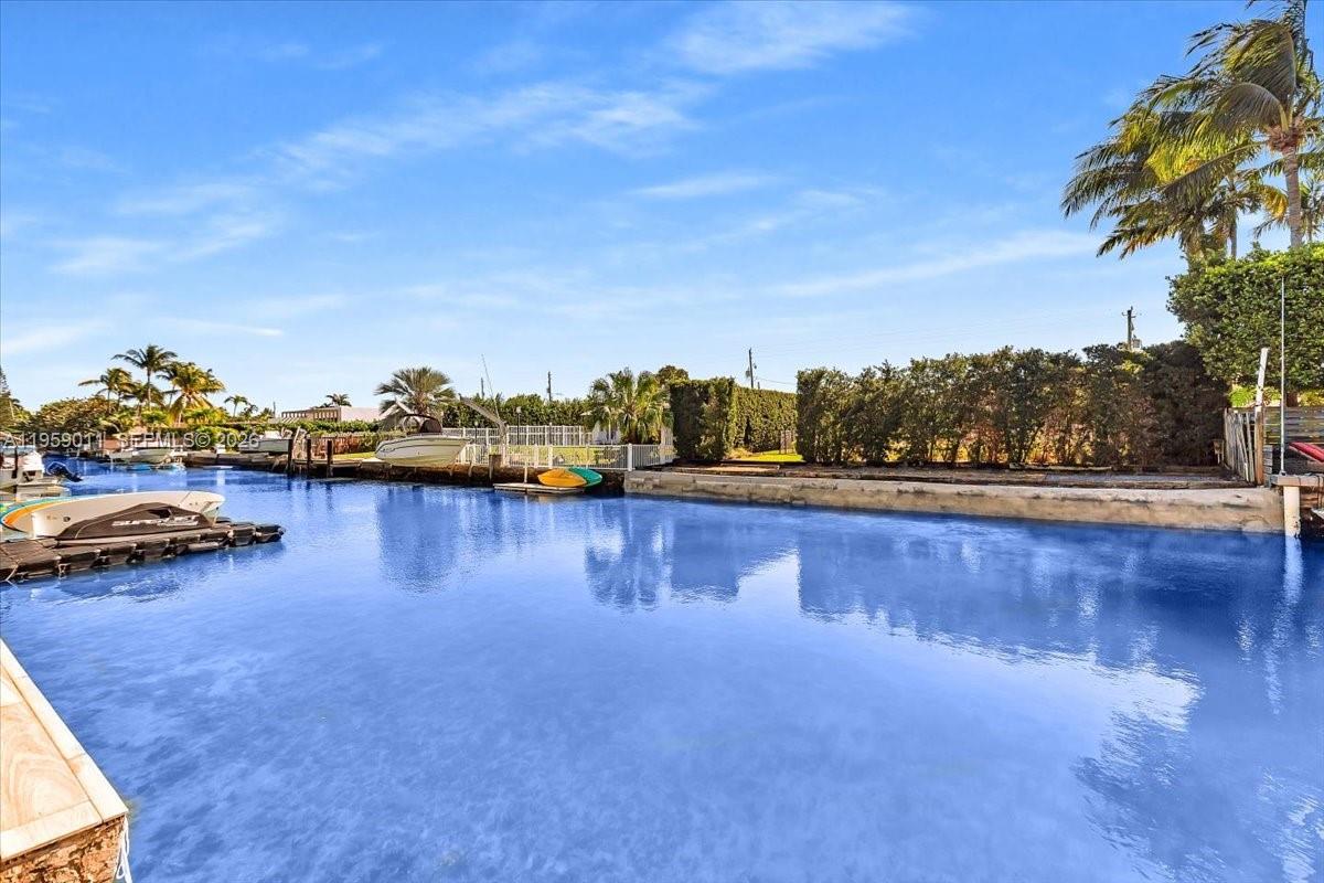 BISCAYNE POINT - Residential Lease