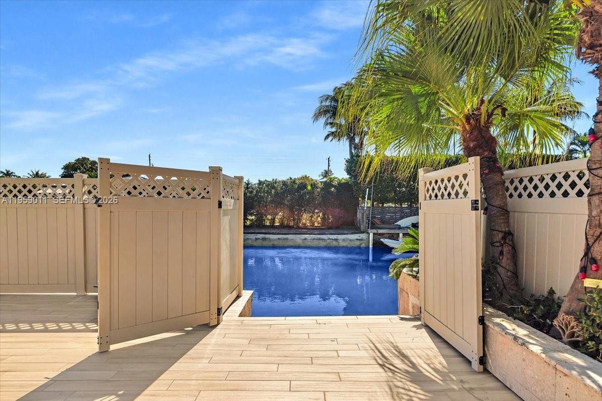 BISCAYNE POINT - Residential Lease