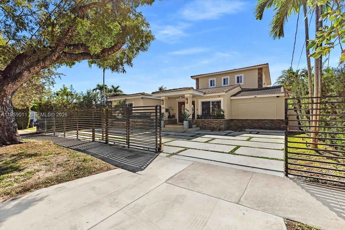 BISCAYNE POINT - Residential Lease